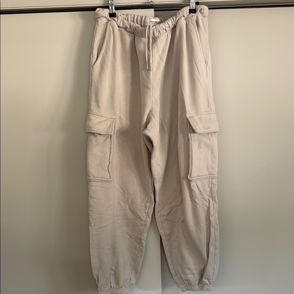 Abercrombie & Fitch Women's Tan Cargo Pants
